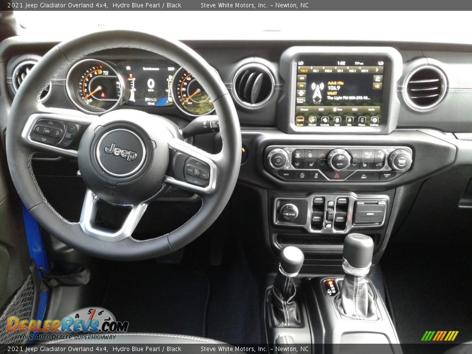 Dashboard of 2021 Jeep Gladiator Overland 4x4 Photo #18