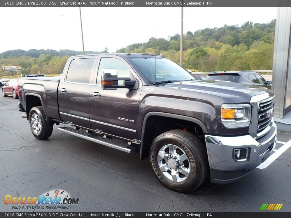 Front 3/4 View of 2016 GMC Sierra 2500HD SLT Crew Cab 4x4 Photo #4