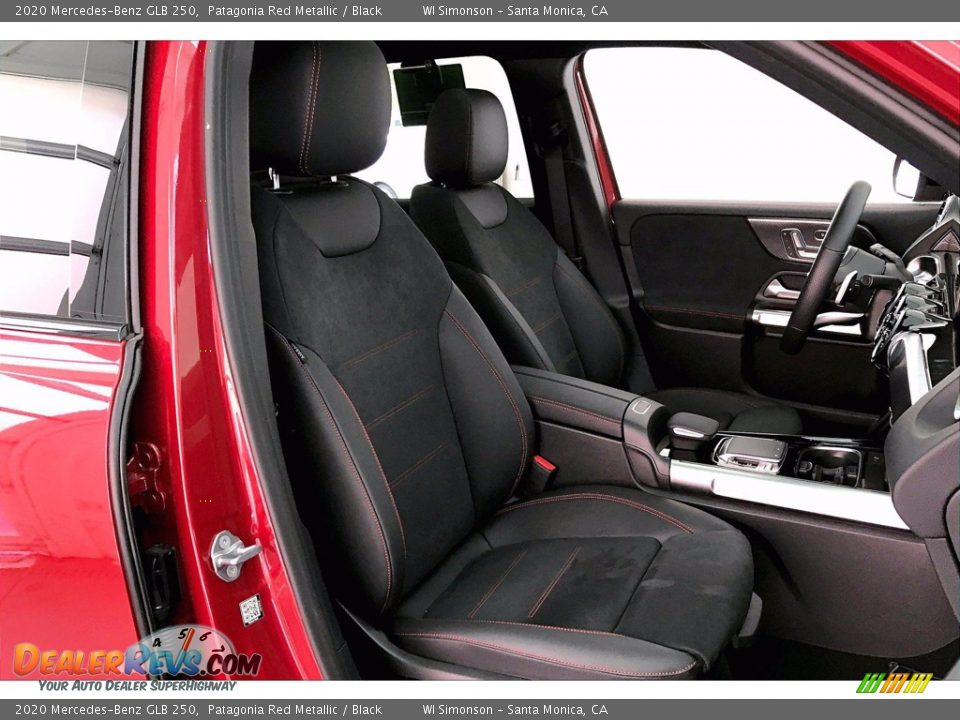 Front Seat of 2020 Mercedes-Benz GLB 250 Photo #5