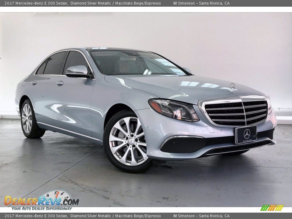 Front 3/4 View of 2017 Mercedes-Benz E 300 Sedan Photo #34