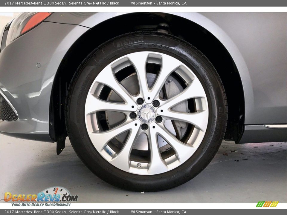 2017 Mercedes-Benz E 300 Sedan Selenite Grey Metallic / Black Photo #8