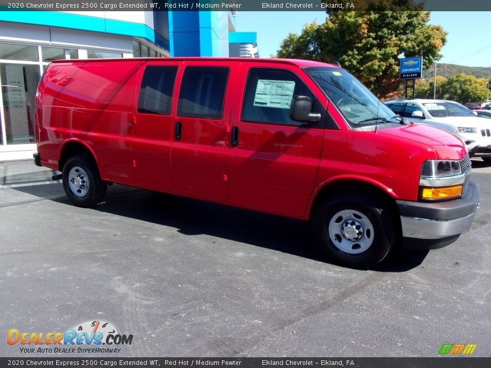 Front 3/4 View of 2020 Chevrolet Express 2500 Cargo Extended WT Photo #17