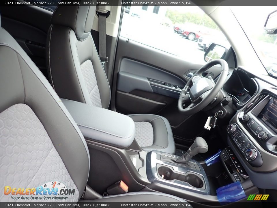 Front Seat of 2021 Chevrolet Colorado Z71 Crew Cab 4x4 Photo #10