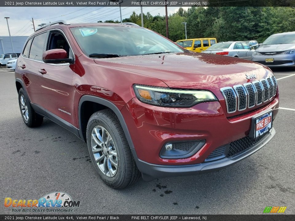 Front 3/4 View of 2021 Jeep Cherokee Latitude Lux 4x4 Photo #1