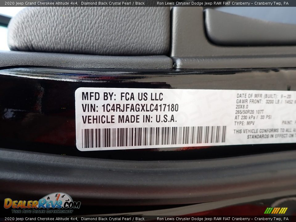 2020 Jeep Grand Cherokee Altitude 4x4 Diamond Black Crystal Pearl / Black Photo #11