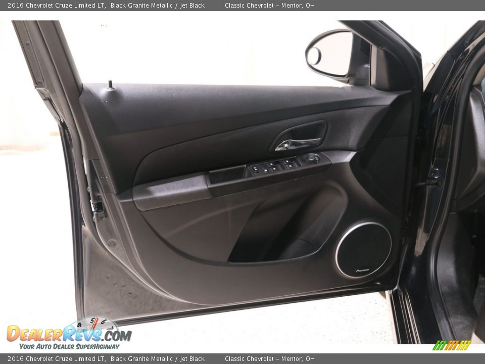 2016 Chevrolet Cruze Limited LT Black Granite Metallic / Jet Black Photo #4