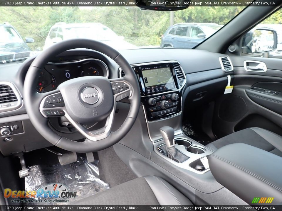 2020 Jeep Grand Cherokee Altitude 4x4 Diamond Black Crystal Pearl / Black Photo #15