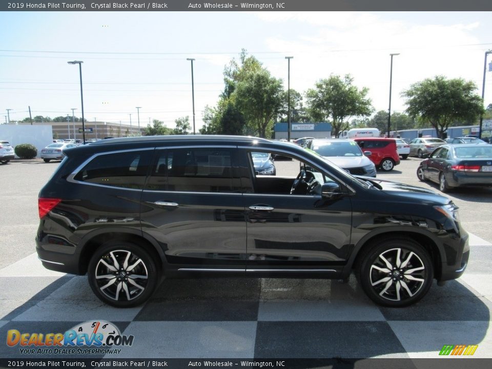 2019 Honda Pilot Touring Crystal Black Pearl / Black Photo #3