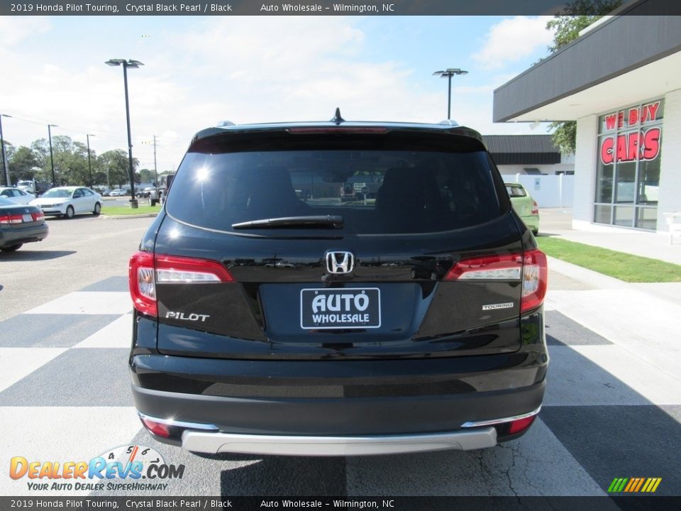 2019 Honda Pilot Touring Crystal Black Pearl / Black Photo #4