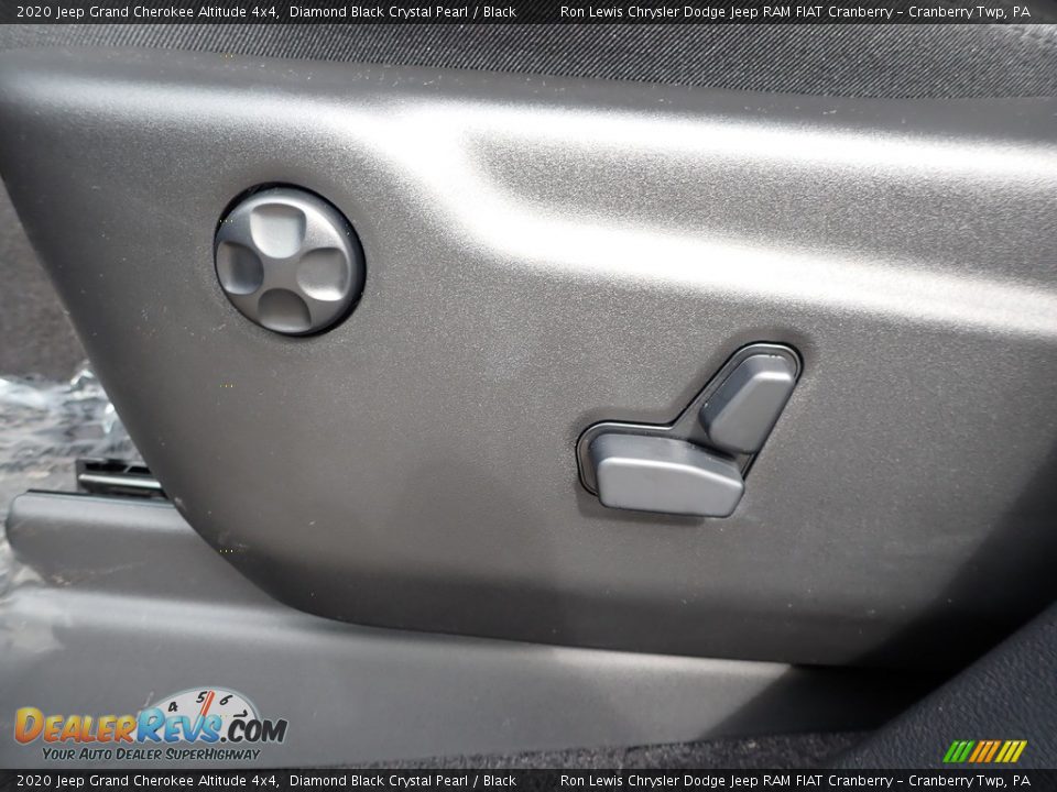 2020 Jeep Grand Cherokee Altitude 4x4 Diamond Black Crystal Pearl / Black Photo #20