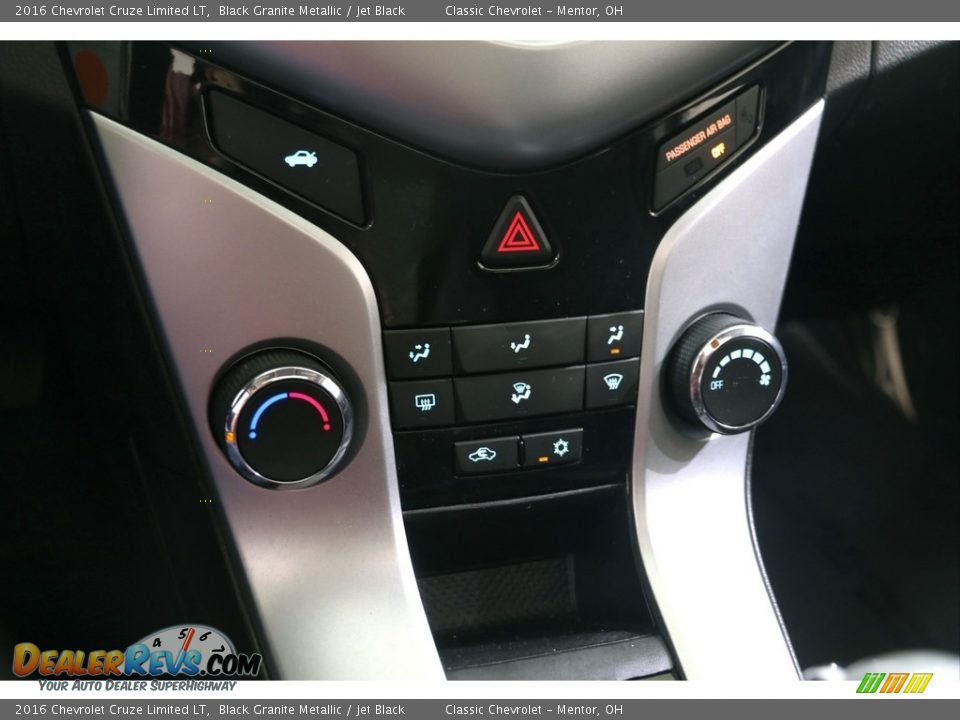 2016 Chevrolet Cruze Limited LT Black Granite Metallic / Jet Black Photo #13