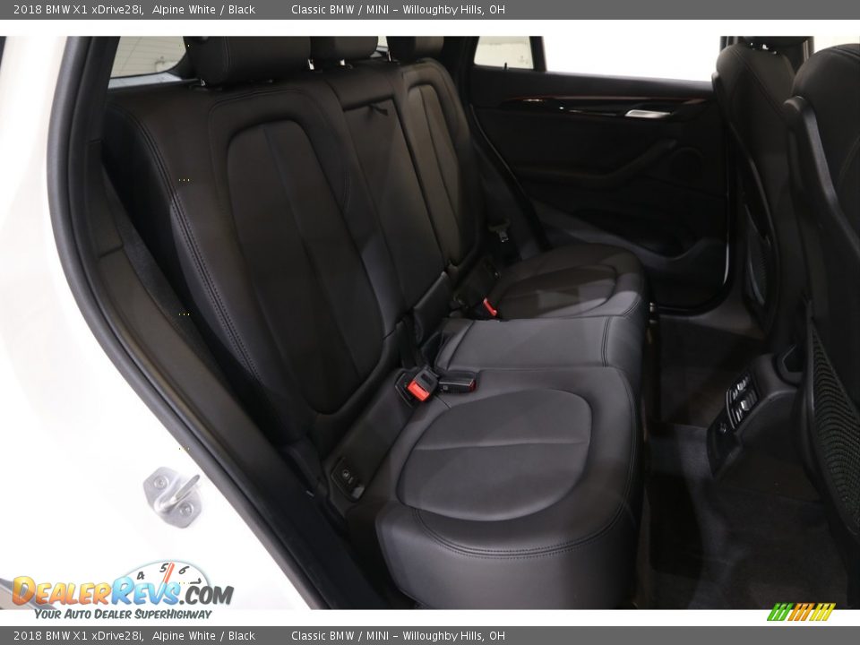 2018 BMW X1 xDrive28i Alpine White / Black Photo #23