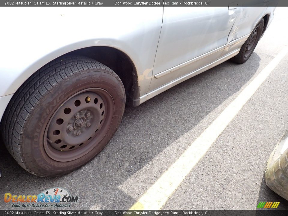 2002 Mitsubishi Galant ES Sterling Silver Metallic / Gray Photo #6