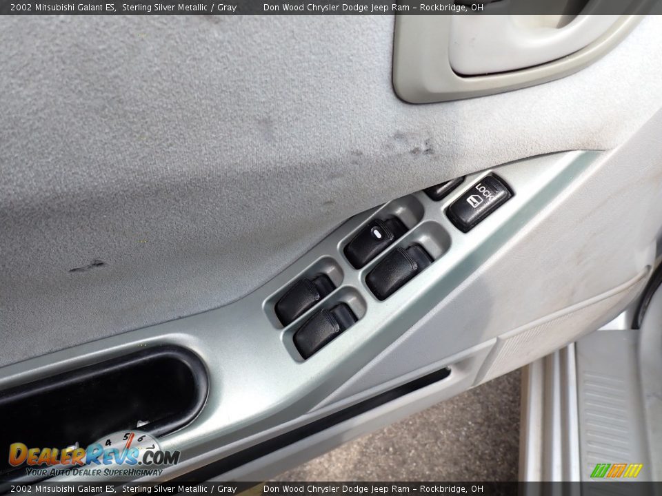 2002 Mitsubishi Galant ES Sterling Silver Metallic / Gray Photo #7