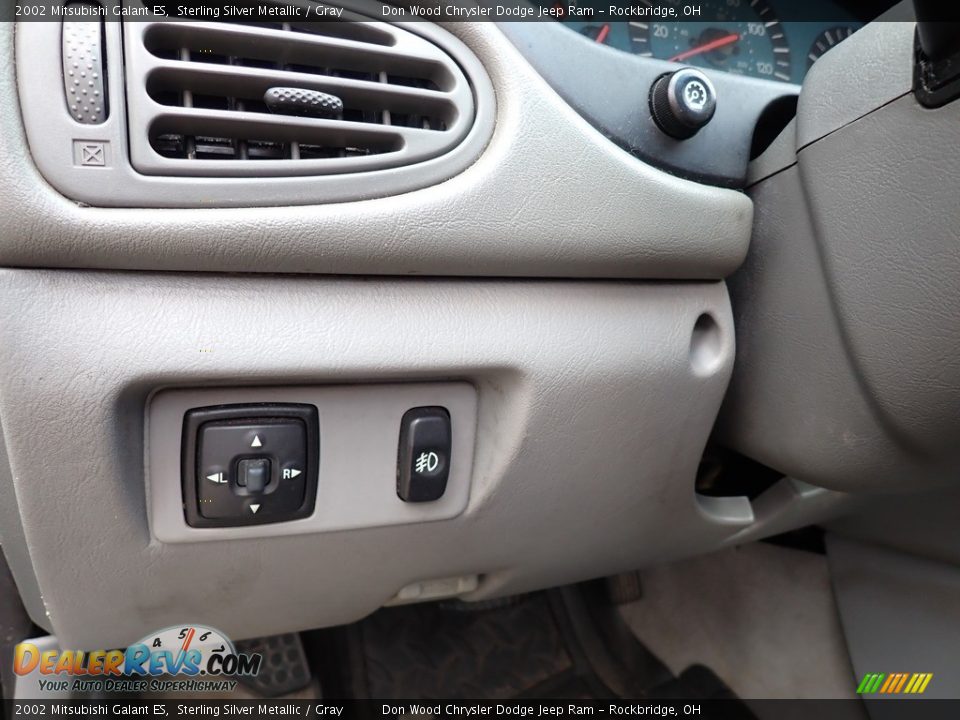 2002 Mitsubishi Galant ES Sterling Silver Metallic / Gray Photo #8