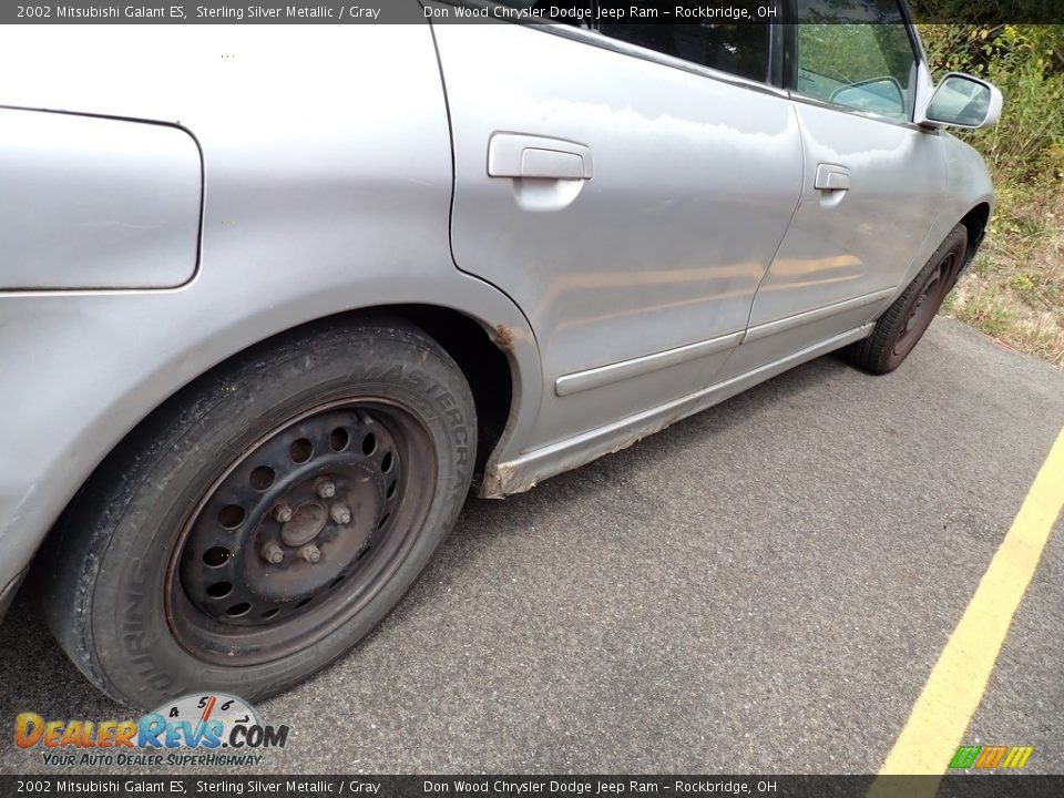 2002 Mitsubishi Galant ES Sterling Silver Metallic / Gray Photo #15