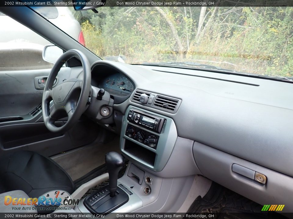 2002 Mitsubishi Galant ES Sterling Silver Metallic / Gray Photo #18