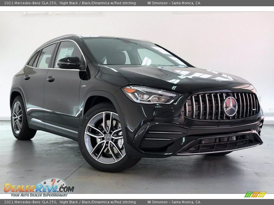 Front 3/4 View of 2021 Mercedes-Benz GLA 250 Photo #12