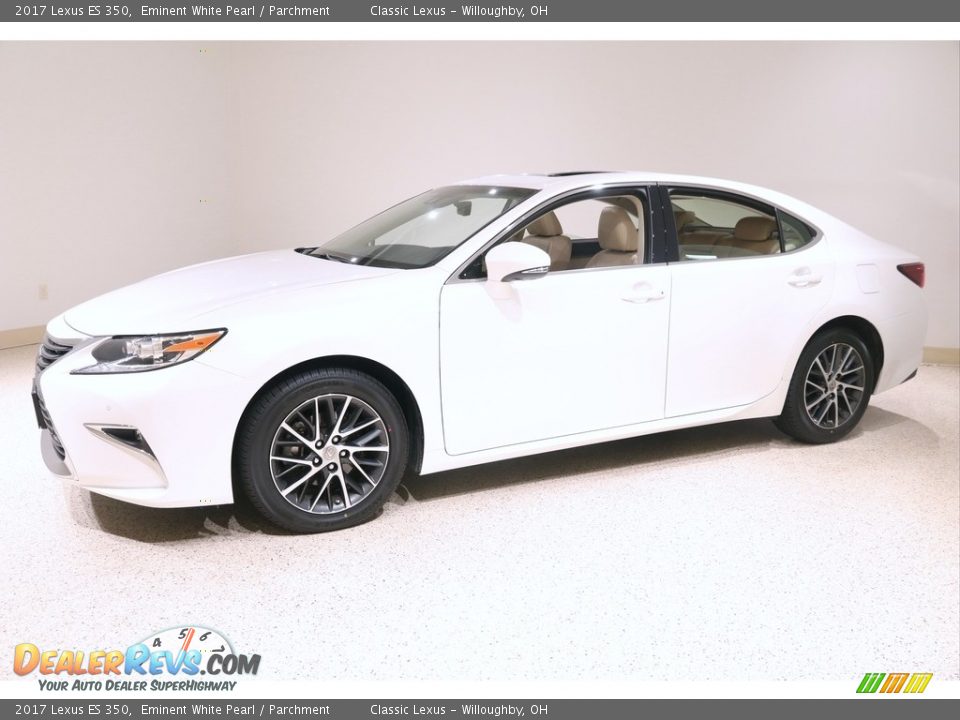 Front 3/4 View of 2017 Lexus ES 350 Photo #3