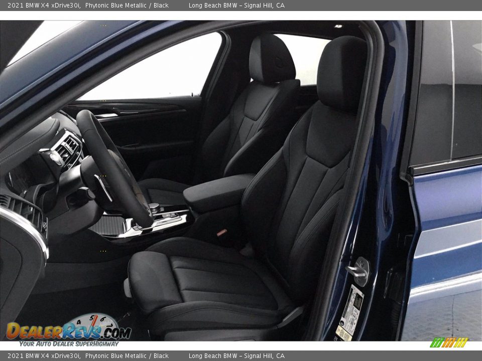 Front Seat of 2021 BMW X4 xDrive30i Photo #9