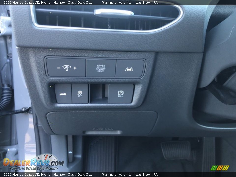 Controls of 2020 Hyundai Sonata SEL Hybrid Photo #11