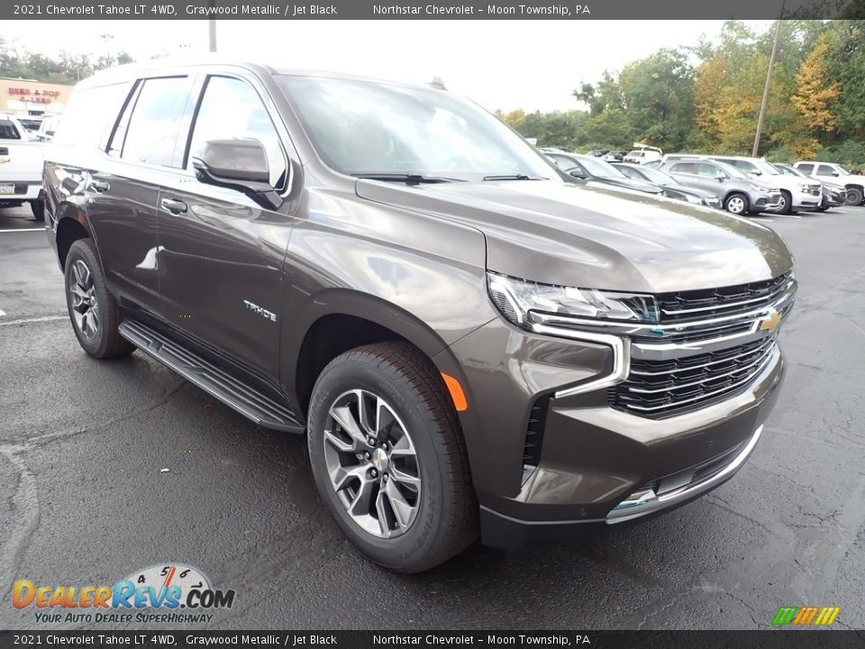 Front 3/4 View of 2021 Chevrolet Tahoe LT 4WD Photo #8
