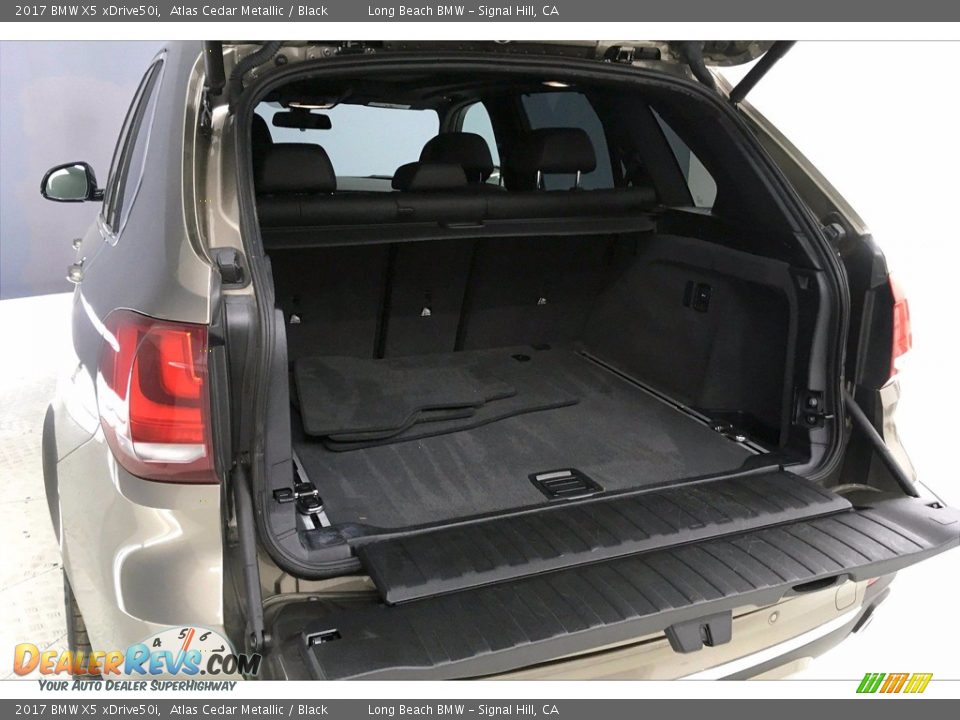 2017 BMW X5 xDrive50i Trunk Photo #32