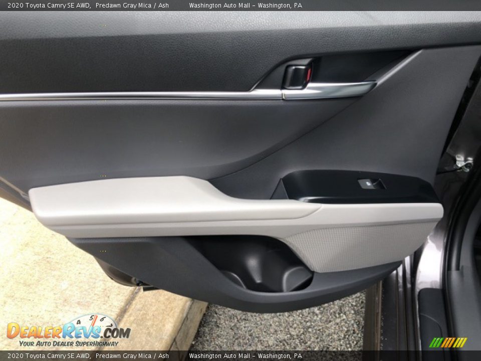2020 Toyota Camry SE AWD Predawn Gray Mica / Ash Photo #30