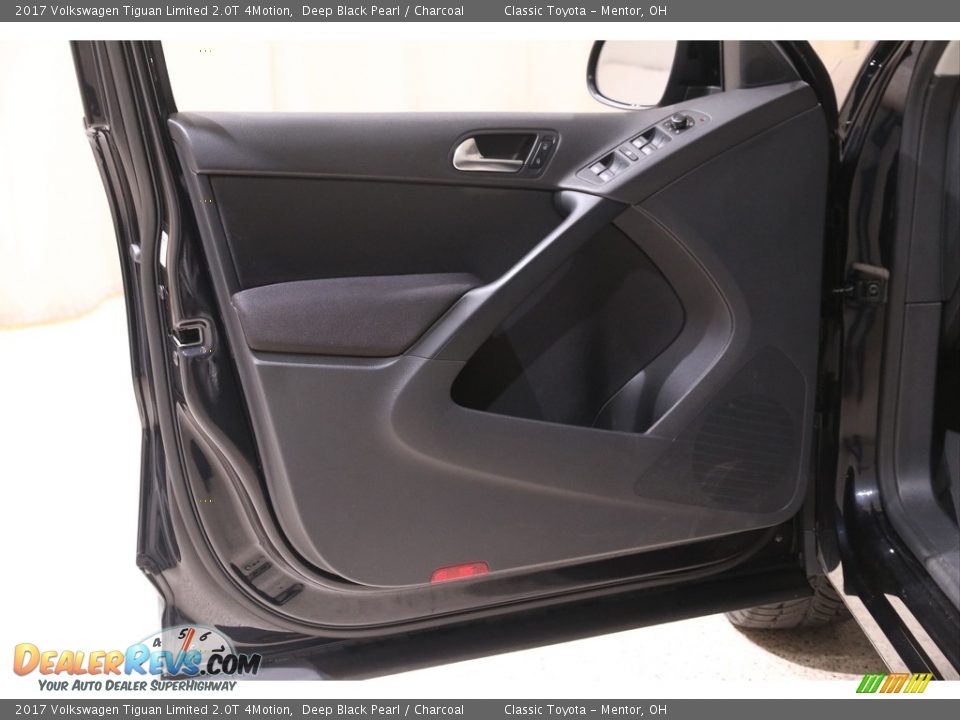 2017 Volkswagen Tiguan Limited 2.0T 4Motion Deep Black Pearl / Charcoal Photo #4