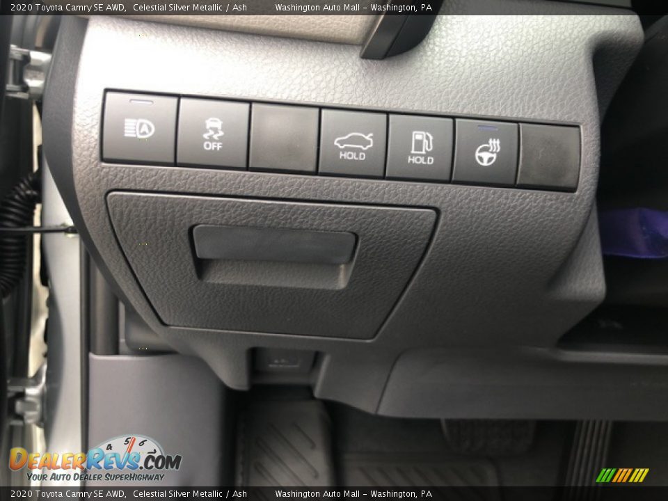 Controls of 2020 Toyota Camry SE AWD Photo #15