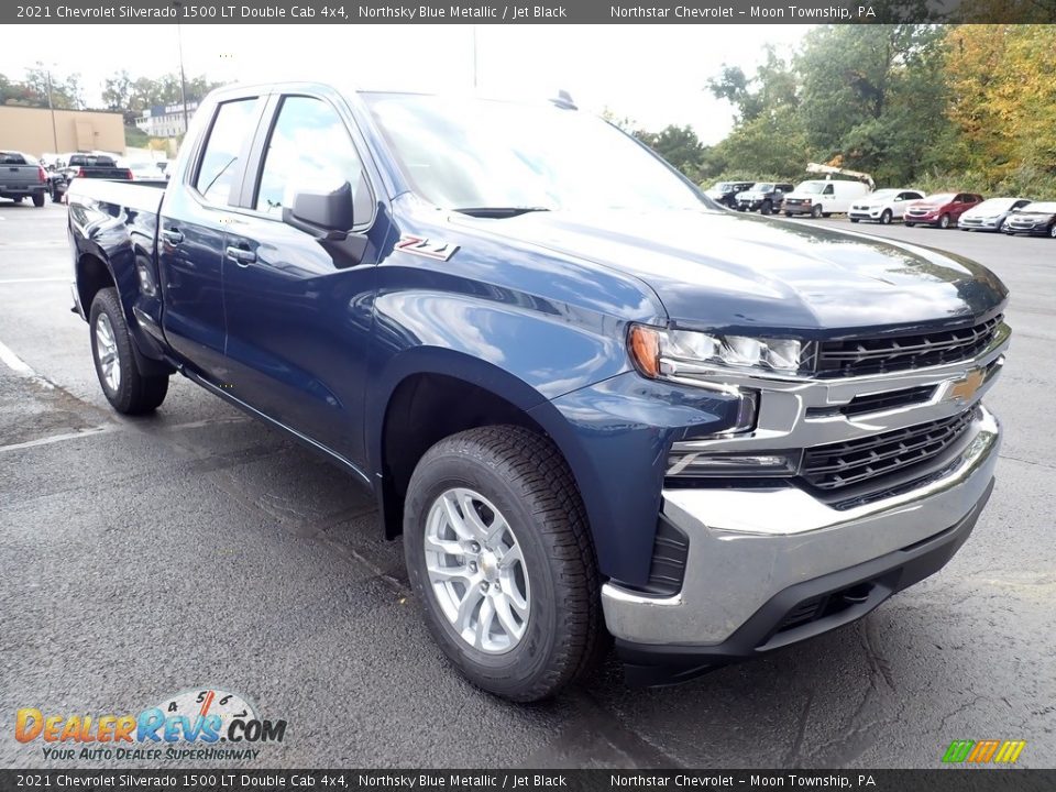Front 3/4 View of 2021 Chevrolet Silverado 1500 LT Double Cab 4x4 Photo #8