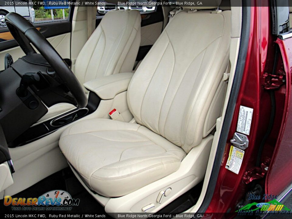 2015 Lincoln MKC FWD Ruby Red Metallic / White Sands Photo #10