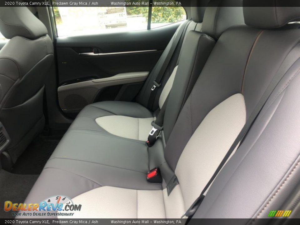 2020 Toyota Camry XLE Predawn Gray Mica / Ash Photo #34