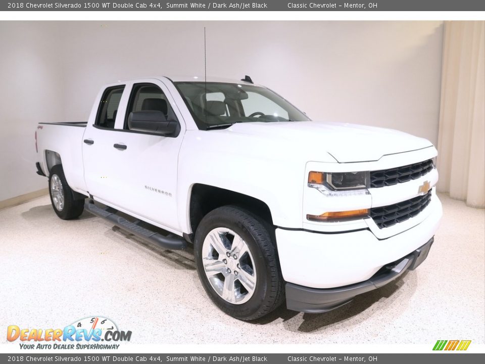 Front 3/4 View of 2018 Chevrolet Silverado 1500 WT Double Cab 4x4 Photo #1