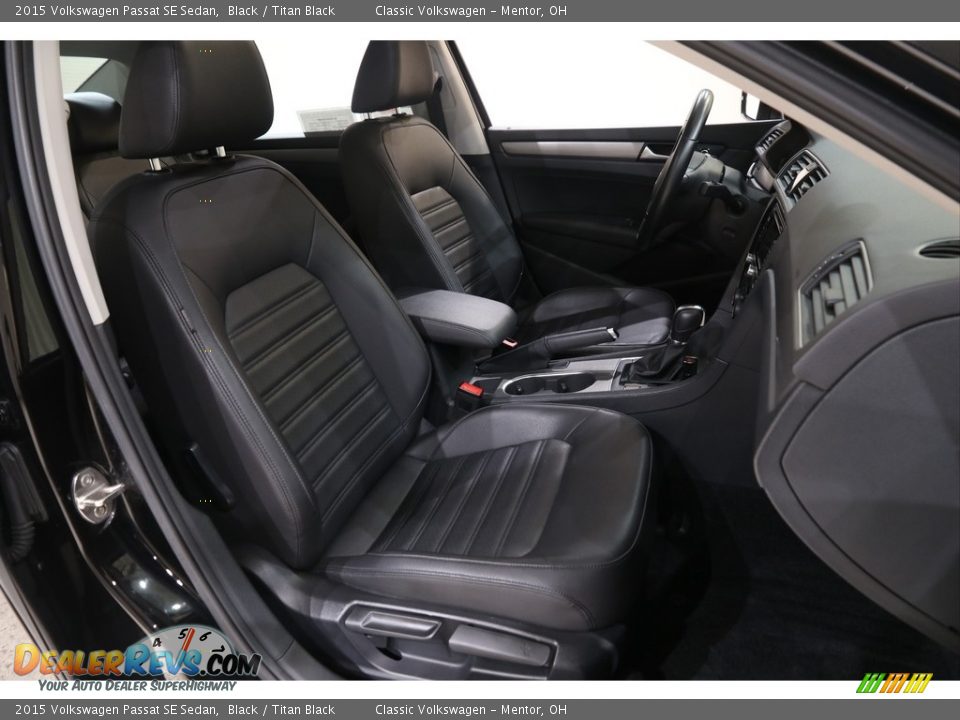 Titan Black Interior - 2015 Volkswagen Passat SE Sedan Photo #14