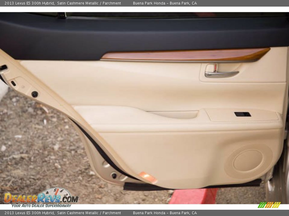 2013 Lexus ES 300h Hybrid Satin Cashmere Metallic / Parchment Photo #31