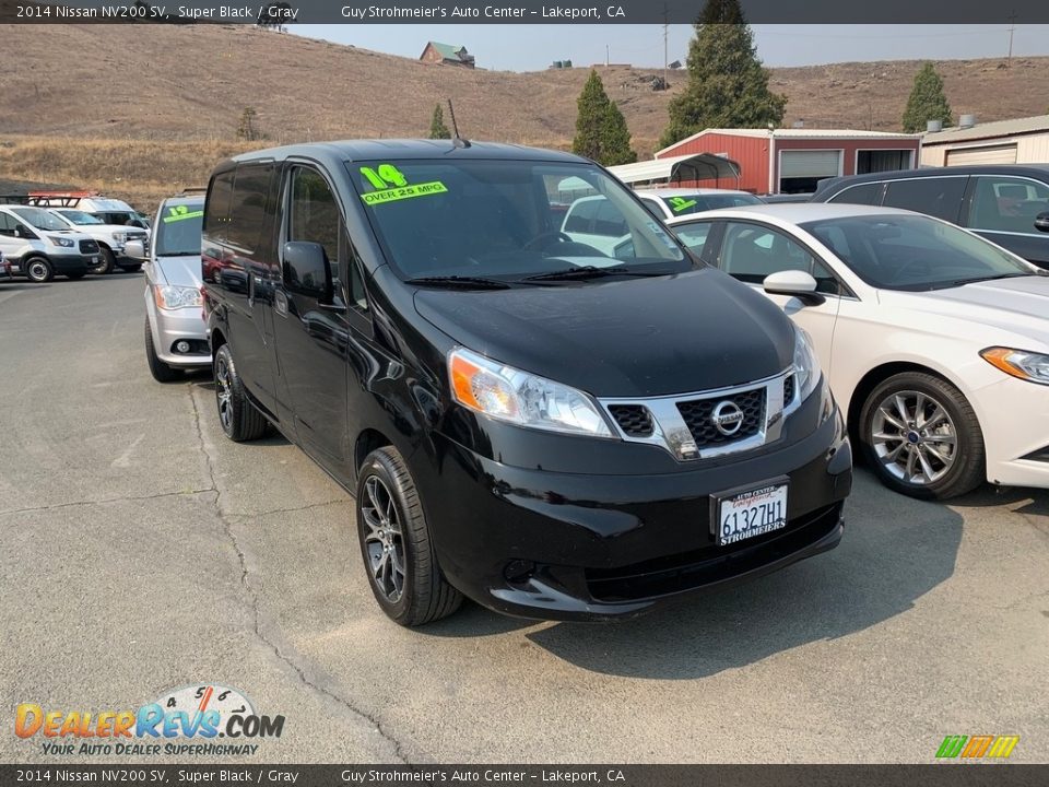 Front 3/4 View of 2014 Nissan NV200 SV Photo #2