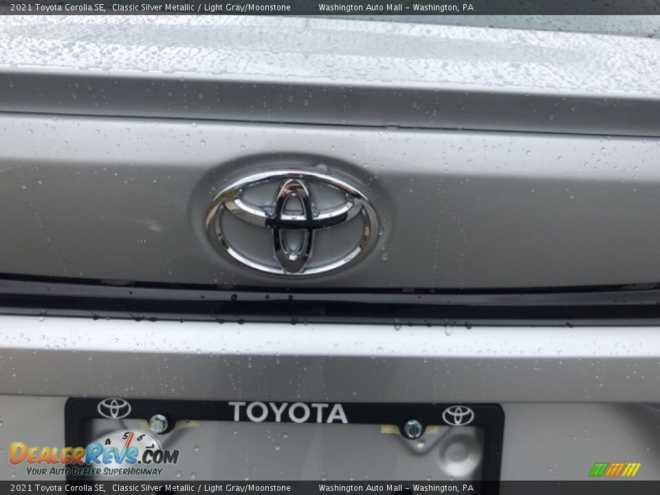 2021 Toyota Corolla SE Classic Silver Metallic / Light Gray/Moonstone Photo #26