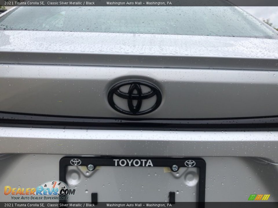 2021 Toyota Corolla SE Classic Silver Metallic / Black Photo #33