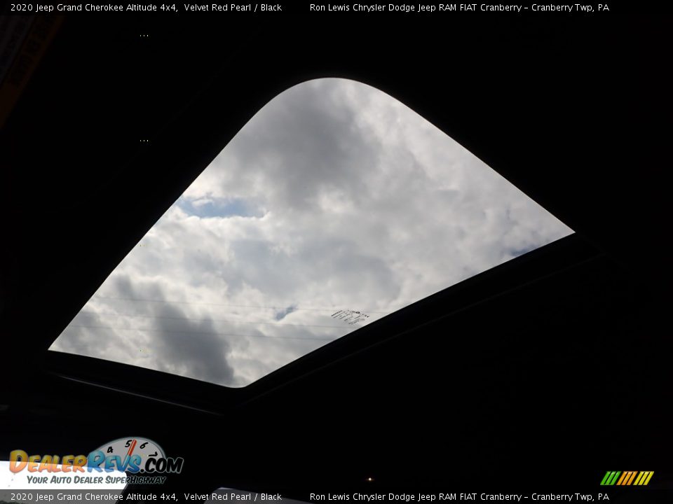 2020 Jeep Grand Cherokee Altitude 4x4 Velvet Red Pearl / Black Photo #12