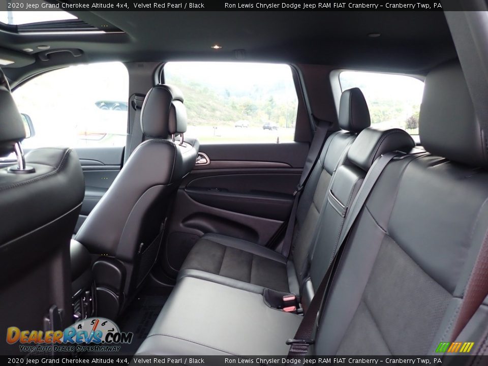 2020 Jeep Grand Cherokee Altitude 4x4 Velvet Red Pearl / Black Photo #15