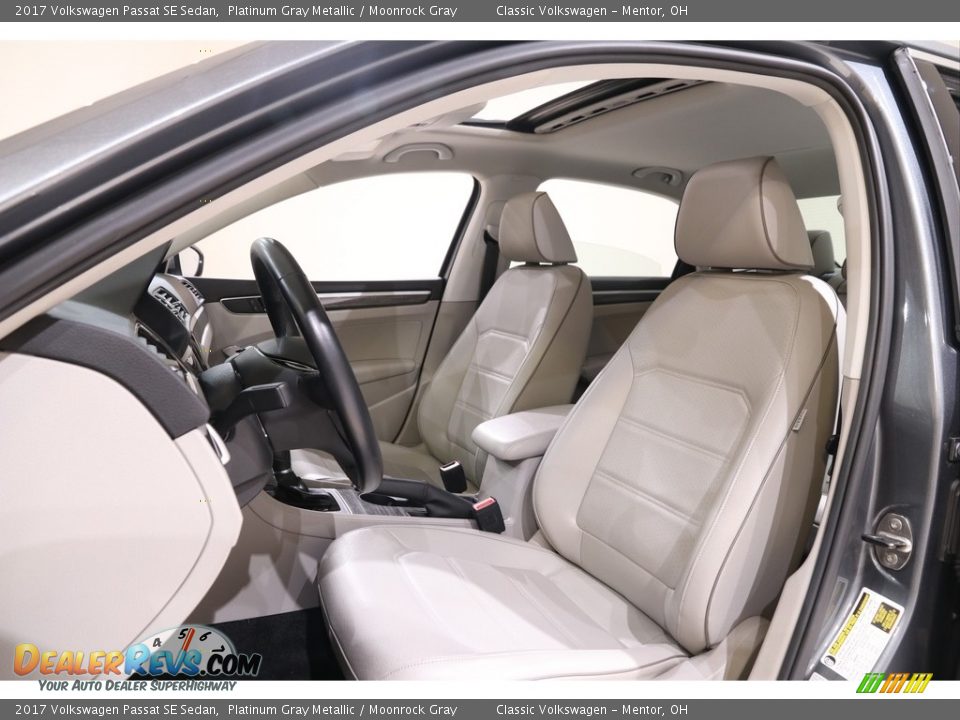 Front Seat of 2017 Volkswagen Passat SE Sedan Photo #6