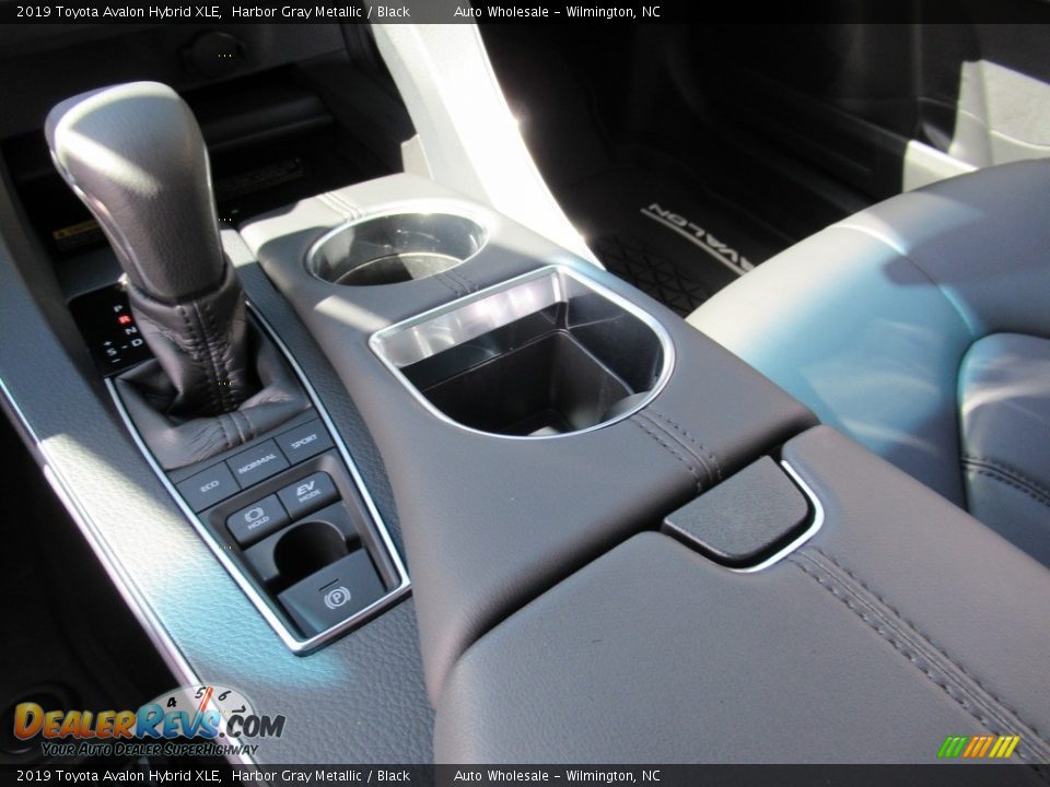 2019 Toyota Avalon Hybrid XLE Harbor Gray Metallic / Black Photo #19