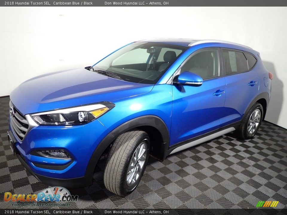 Front 3/4 View of 2018 Hyundai Tucson SEL Photo #7