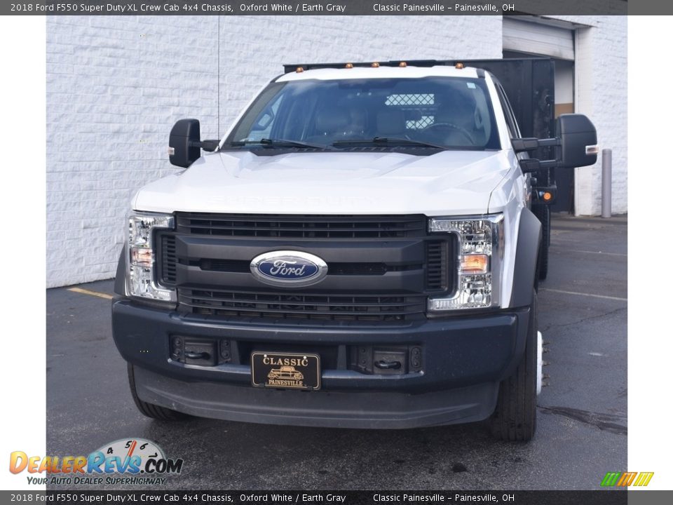 2018 Ford F550 Super Duty XL Crew Cab 4x4 Chassis Oxford White / Earth Gray Photo #4