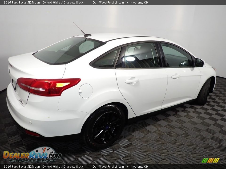 2016 Ford Focus SE Sedan Oxford White / Charcoal Black Photo #14