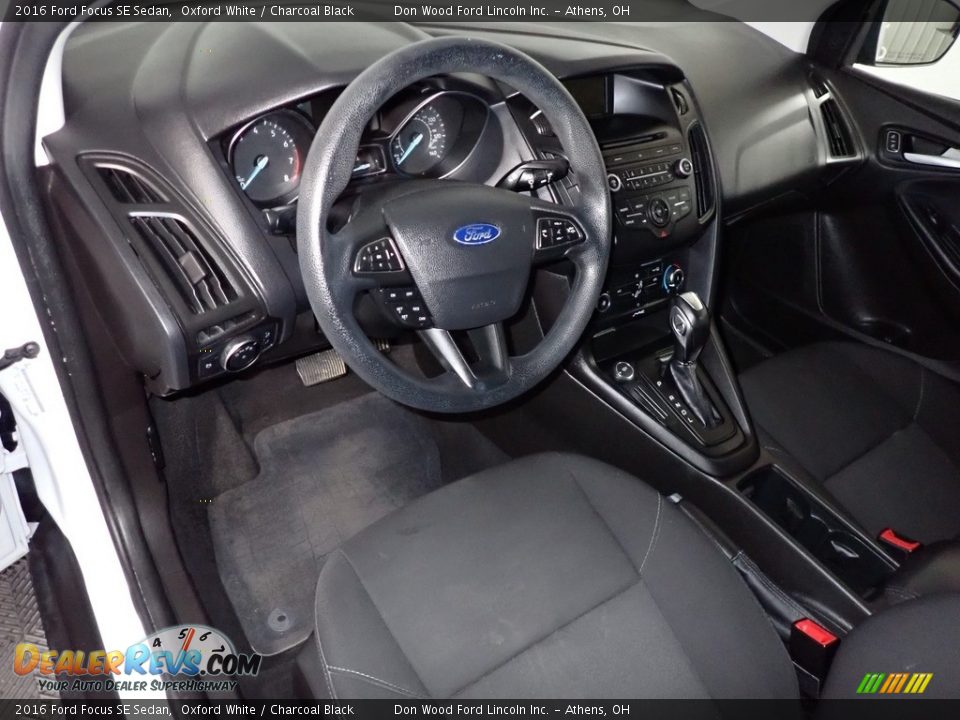 2016 Ford Focus SE Sedan Oxford White / Charcoal Black Photo #18
