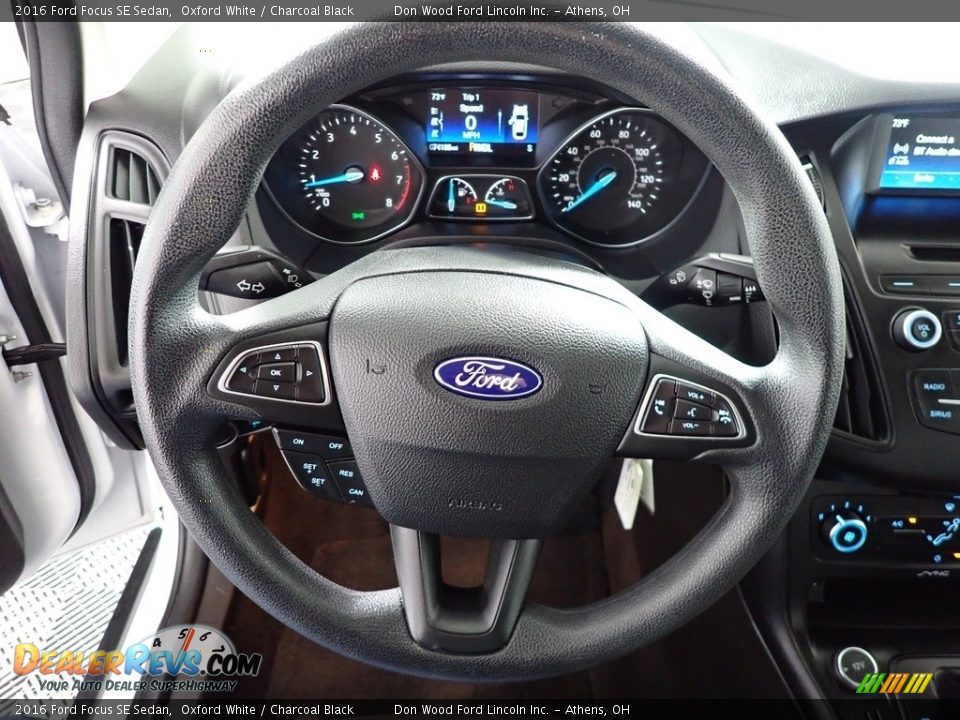 2016 Ford Focus SE Sedan Oxford White / Charcoal Black Photo #28