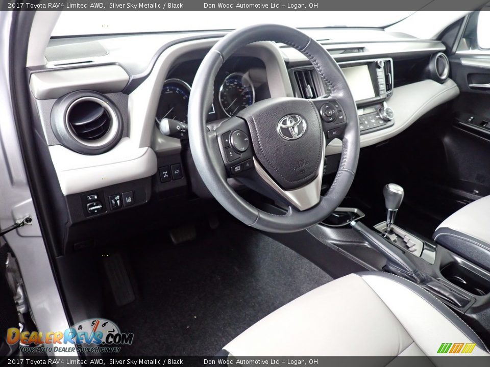2017 Toyota RAV4 Limited AWD Silver Sky Metallic / Black Photo #34