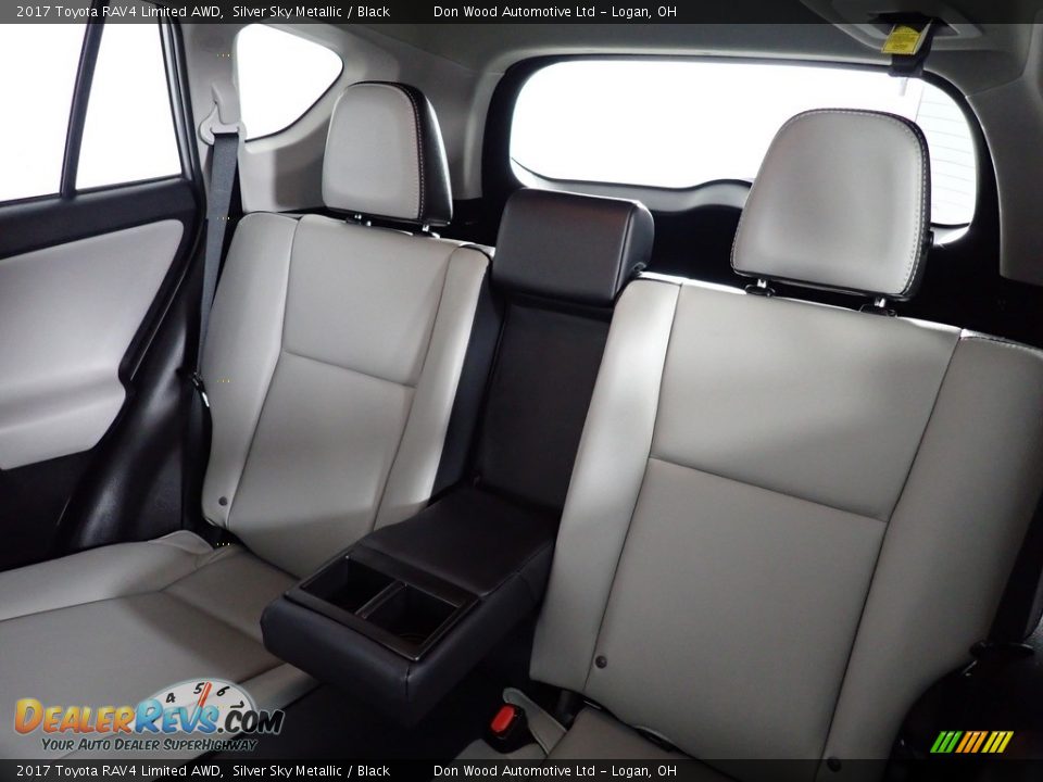 2017 Toyota RAV4 Limited AWD Silver Sky Metallic / Black Photo #35